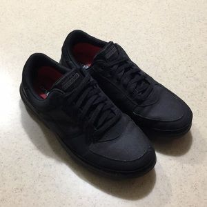 Skechers for man. Black. Good condition 😎